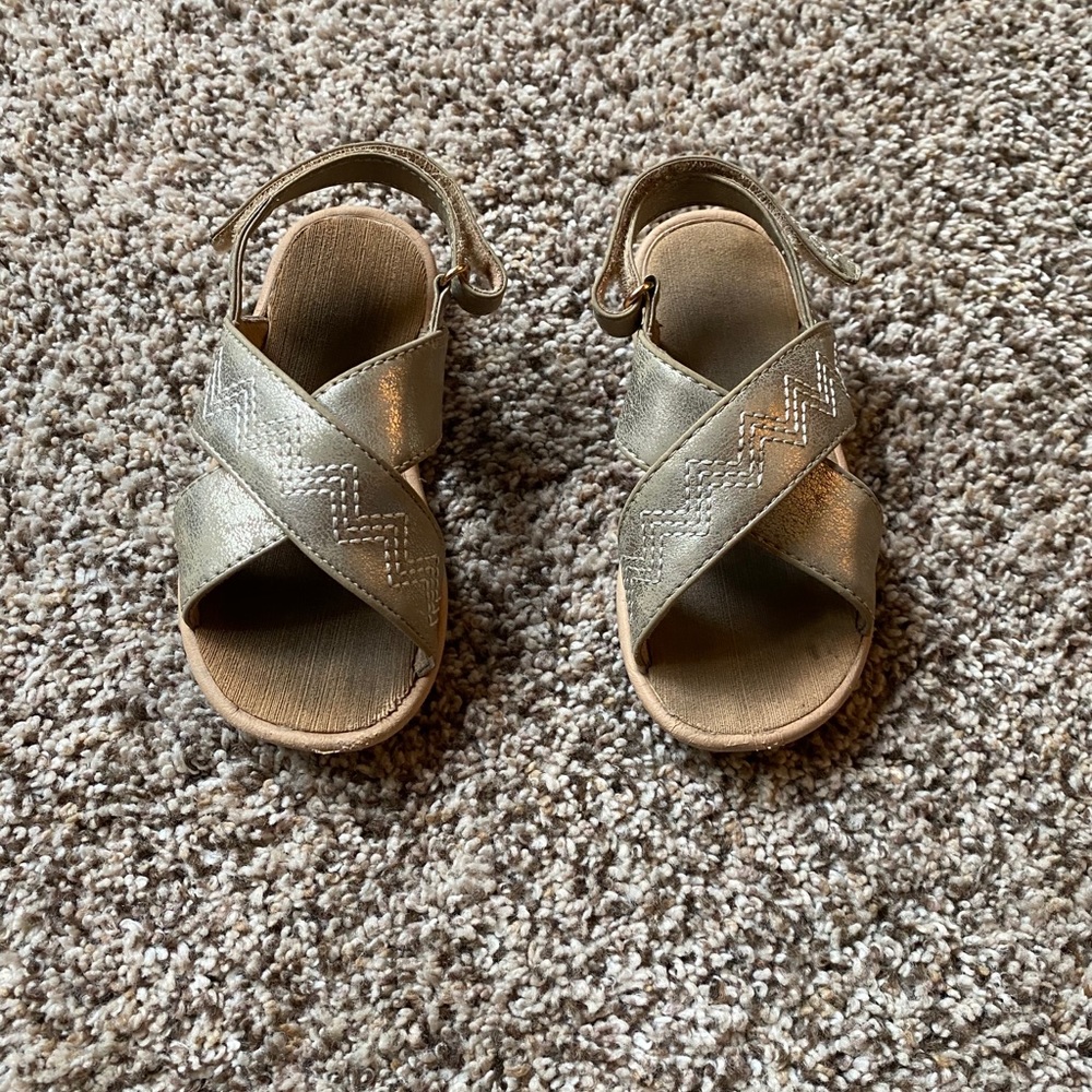 Toms gold sandal toddler size 8